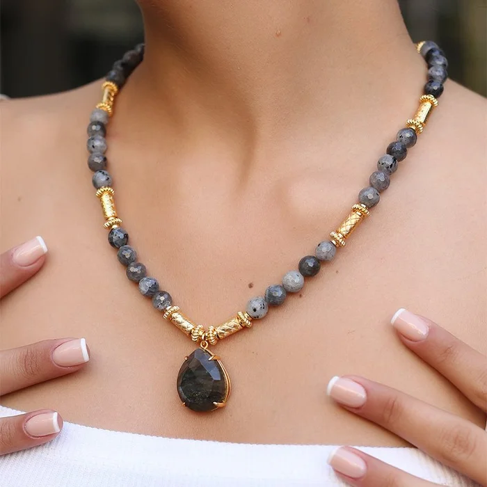 Collier – Laiton plaqué or & labradorite
