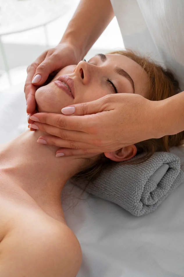 Massage Shirotchampi de la tête, du visage, des bras et des mains -1h