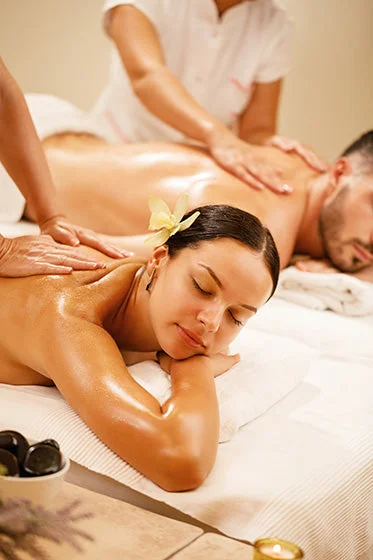 Massage Thaï Huiles essentielles & thé et mignardises offerts – Duo (1h)